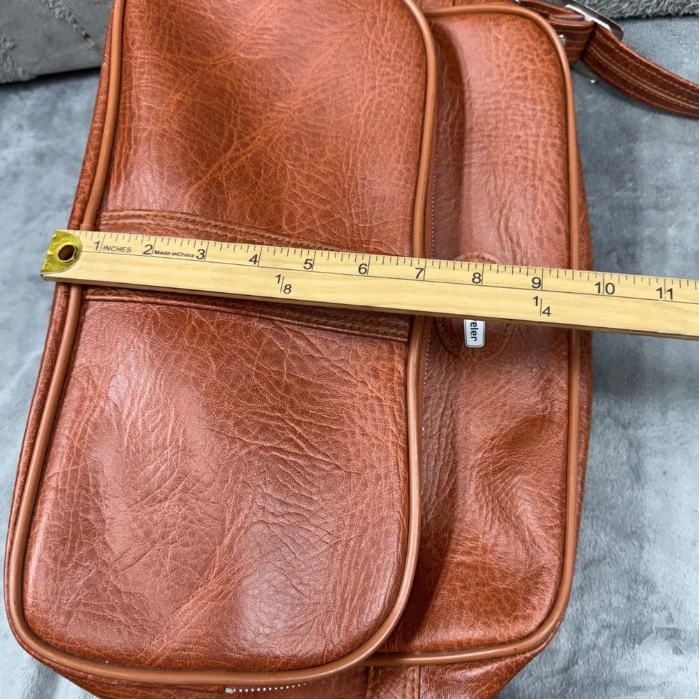 World Traveler Shoulder Bag Unisex OS Brown Excellent Vintage Retro Flight Bag